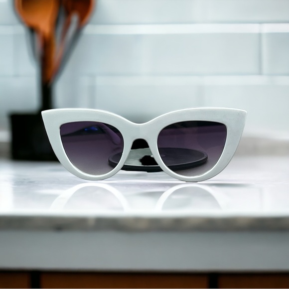 White Cateye Sunglasses - Picture 4 of 12